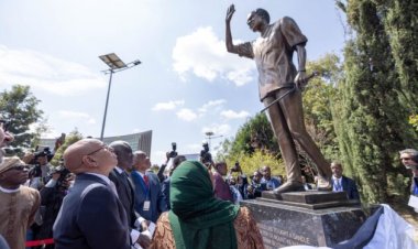 African leaders unveil statue of former Tanzanian president Nyerere at AU